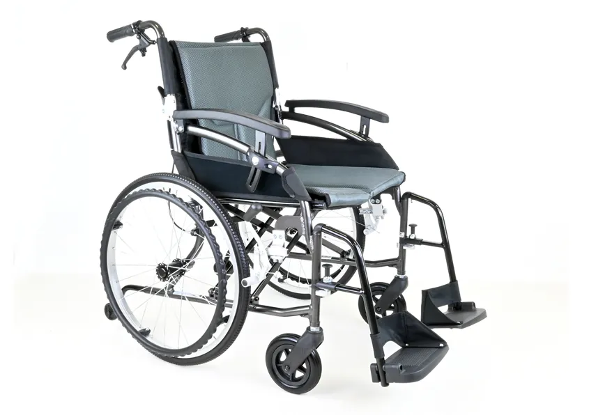 Gravity-Lite Self-Propelled Wheelchair